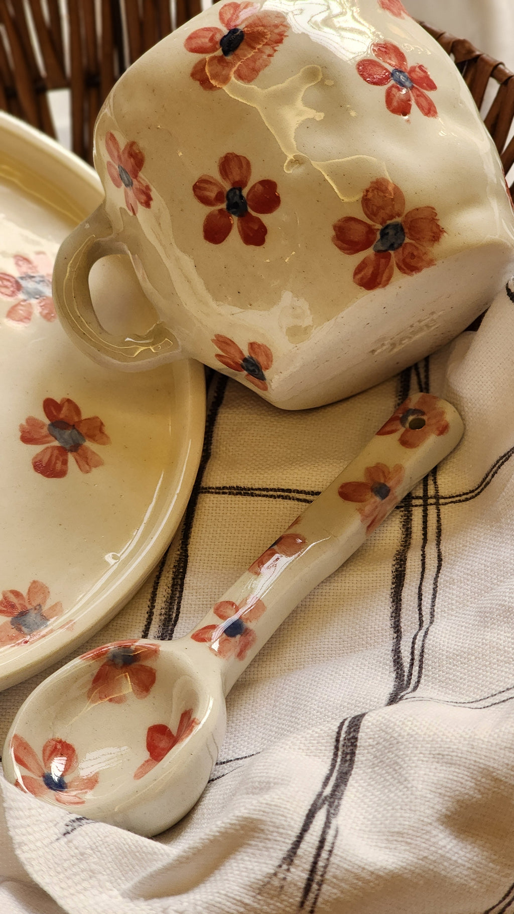 Red Periwinkle - Ceramic Mug