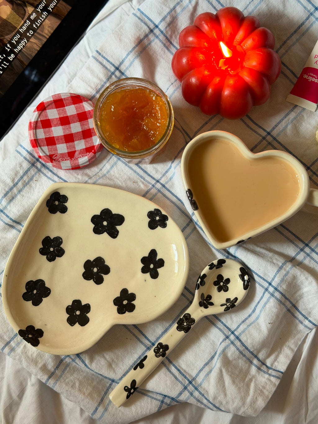 Monochrome heart set